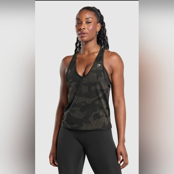 GYMSHARK Adapt Camo Seamless Tank - Picture 5 of 8